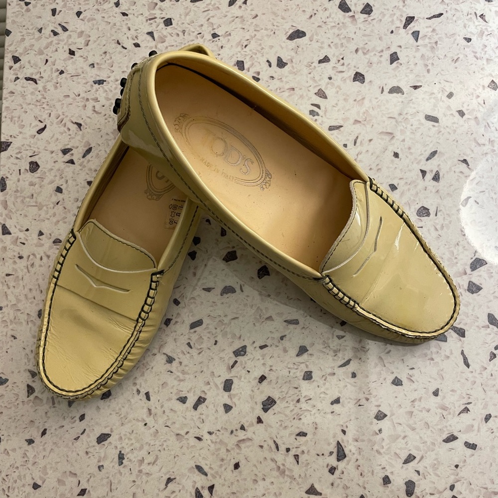 Auth TOD’S Gommini Driving Shoe Cream 9.5